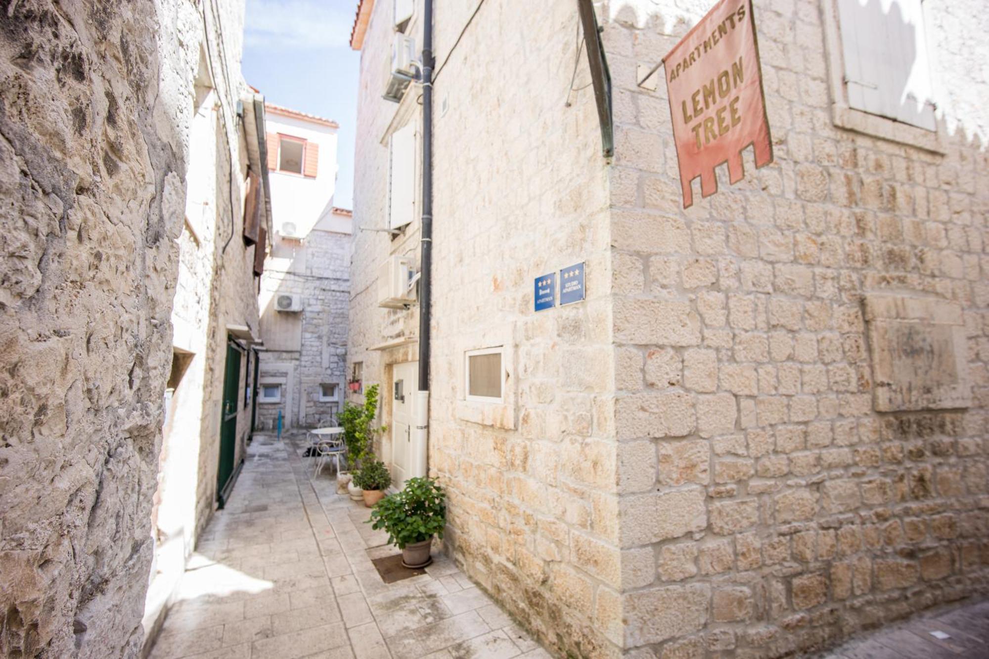 Apartamento Tragos Lemon Tree Trogir Exterior foto